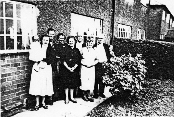 Chadwick family, taken in the 1950s at the rear of 31 Nelson Avenue.